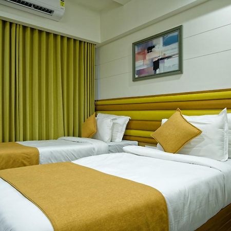 Hotel Lake Point Αχμπανταμπάντ Εξωτερικό φωτογραφία