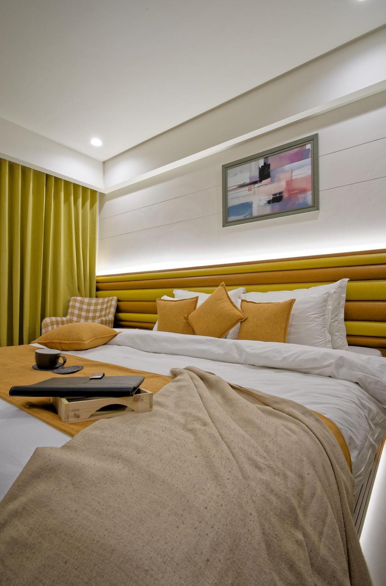 Hotel Lake Point Αχμπανταμπάντ Εξωτερικό φωτογραφία