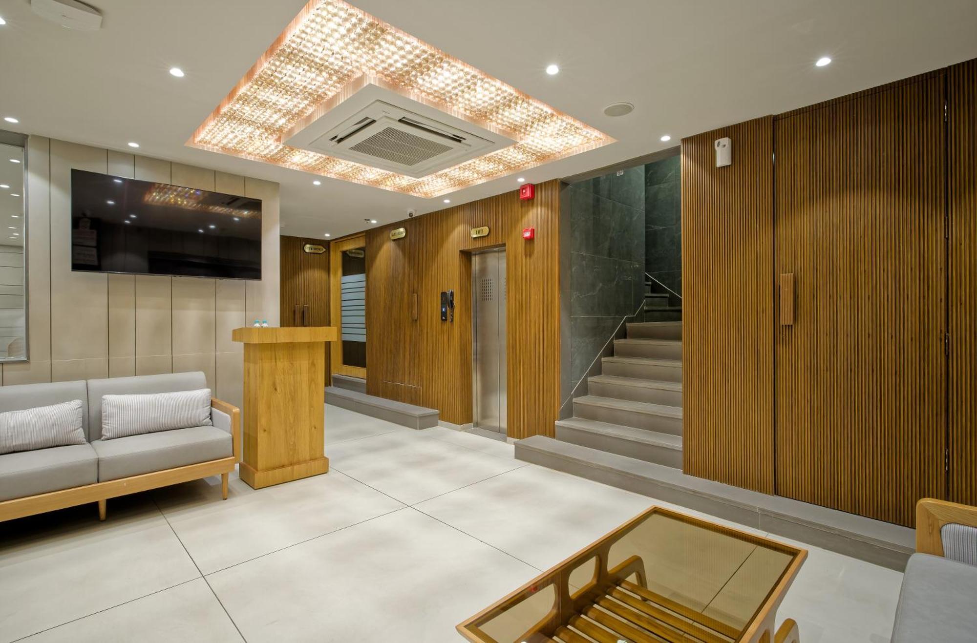 Hotel Lake Point Αχμπανταμπάντ Εξωτερικό φωτογραφία
