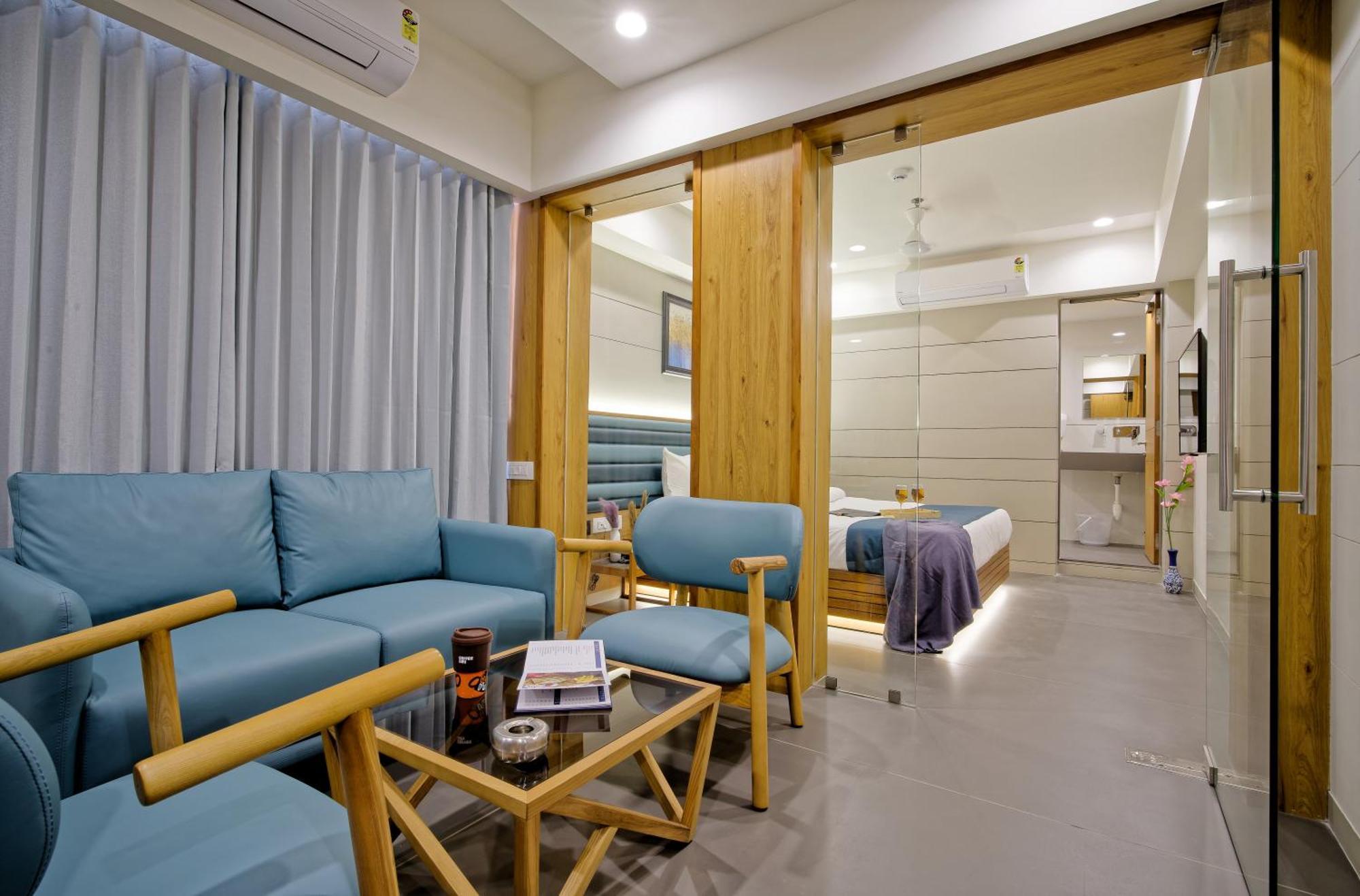 Hotel Lake Point Αχμπανταμπάντ Εξωτερικό φωτογραφία