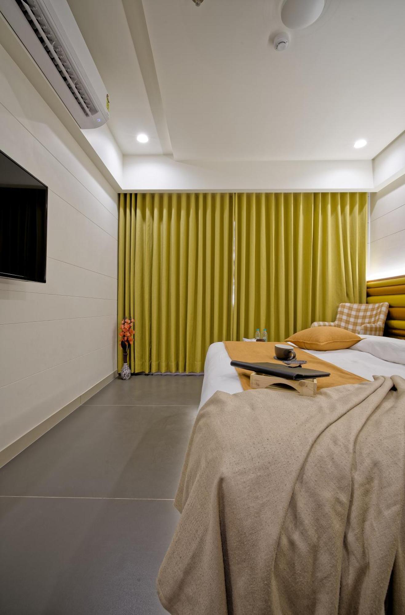 Hotel Lake Point Αχμπανταμπάντ Εξωτερικό φωτογραφία