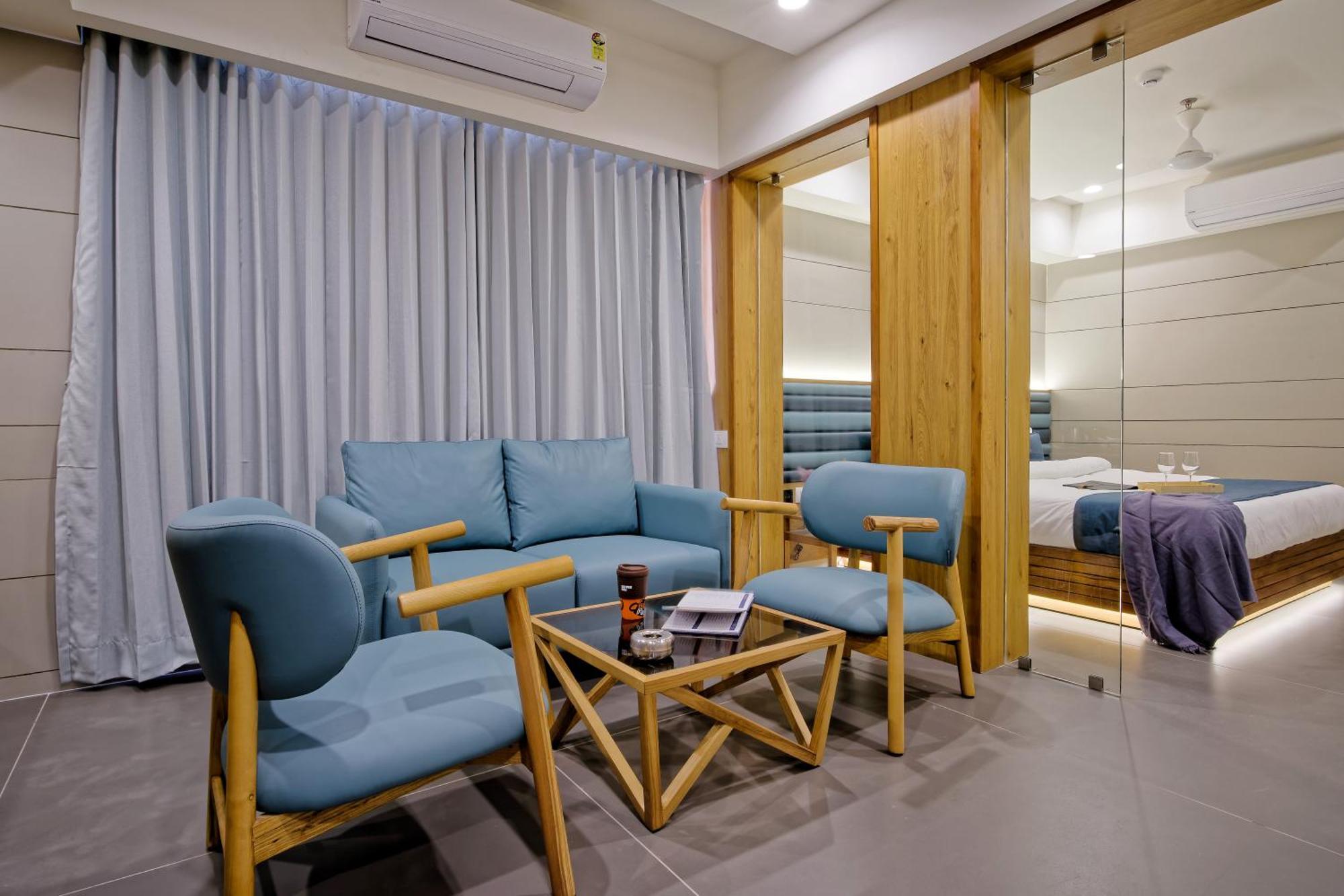 Hotel Lake Point Αχμπανταμπάντ Εξωτερικό φωτογραφία