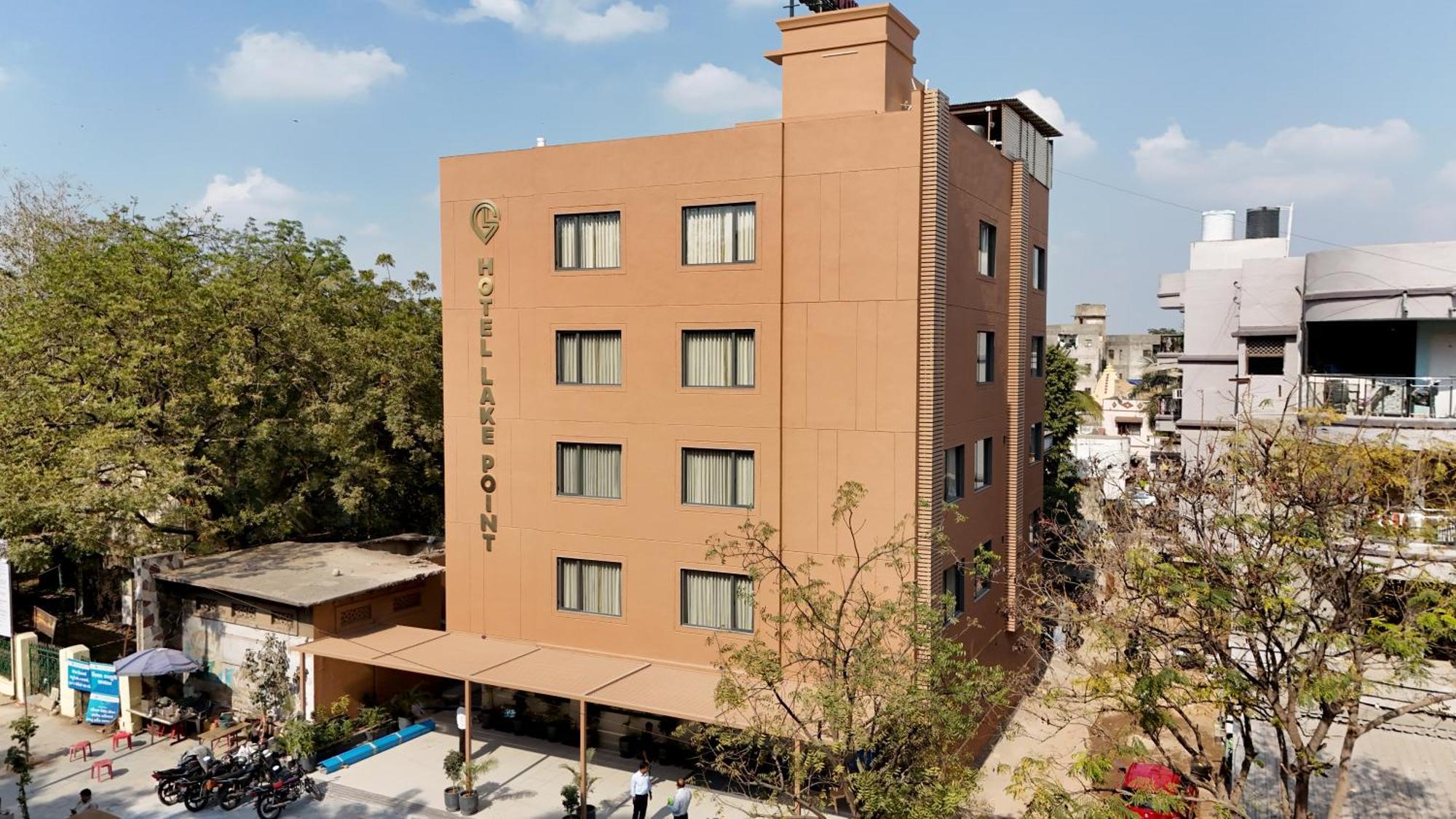 Hotel Lake Point Αχμπανταμπάντ Εξωτερικό φωτογραφία